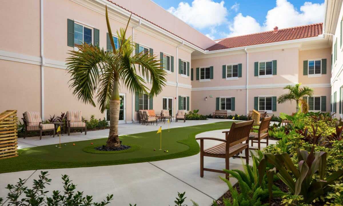 Luxury Senior Living in Palm Beach